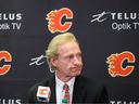 Don Maloney, nouveau président des opérations et directeur général par intérim des Flames de Calgary, parle du départ de Brad Treliving au Scotiabank Saddledome le lundi 17 avril.