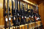 Les libéraux ont discrètement présenté un amendement qui rendrait effectivement obligatoire la plus grande interdiction des armes à feu de l'histoire du Canada.  Le projet de loi C-21 a été présenté à l'origine comme un moyen d'empêcher la vente d'armes de poing.