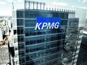 Le travail de KPMG pour SVB, Signature et First Republic Bank fait l'objet d'un examen minutieux à la suite de leurs effondrements.