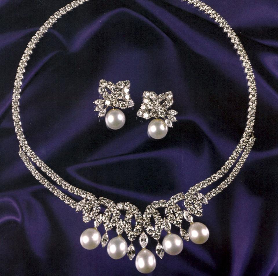 bijoux princesse diana - Avec l'aimable autorisation de Guernsey's New York/Mega