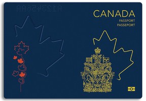 La couverture et la page arrière du passeport canadien récemment dévoilé, comprenant une page de données en polycarbonate et une puce de passeport électronique intégrée, sont visibles dans une reproduction de conception lors de sa sortie à Ottawa, Ontario, Canada le 10 mai 2023.
