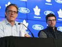 Brendan Shanahan (à gauche) Président des Maple Leafs de Toronto et directeur général de l'équipe Kyle Dubas.