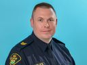 Sergent de la Police provinciale de l'Ontario  Eric Mueller, abattu jeudi, avait 42 ans. 