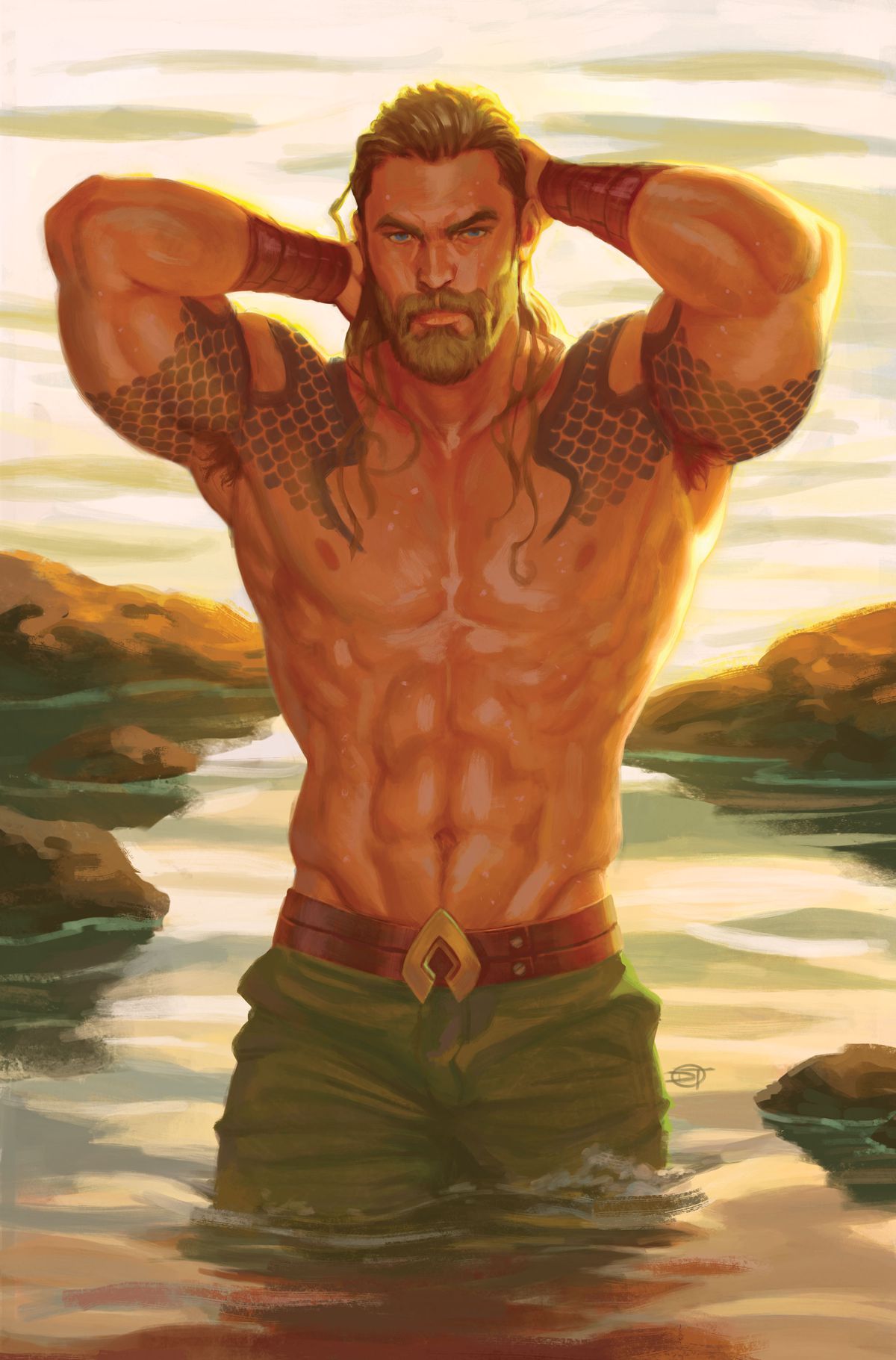 Un Aquaman torse nu se tient dans l'océan jusqu'aux cuisses, repoussant ses cheveux en arrière et établissant un contact visuel sérieux avec le spectateur. 