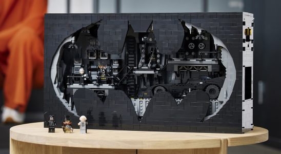 Cool Stuff: LEGO dévoile un formidable Batman Returns Batcave Playset pour les fans de chauve-souris purs et durs