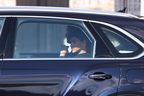 Le prince Harry, duc de Sussex et Meghan, duchesse de Sussex partent en voiture après la procession pour l'État allongé de la reine Elizabeth II le 14 septembre 2022 à Londres, en Angleterre.  (Photo de Richard Heathcote/Getty Images)