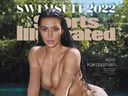 Kim Kardashian en couverture du numéro de Sports Illustrated Swimsuit.