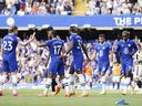 Chelsea célèbre un but contre son camp par Kieran Trippier de Newcastle United, lors du match de football de la Premier League anglaise entre Chelsea et Newcastle United, à Stamford Bridge, Londres, dimanche 28 mai 2023.