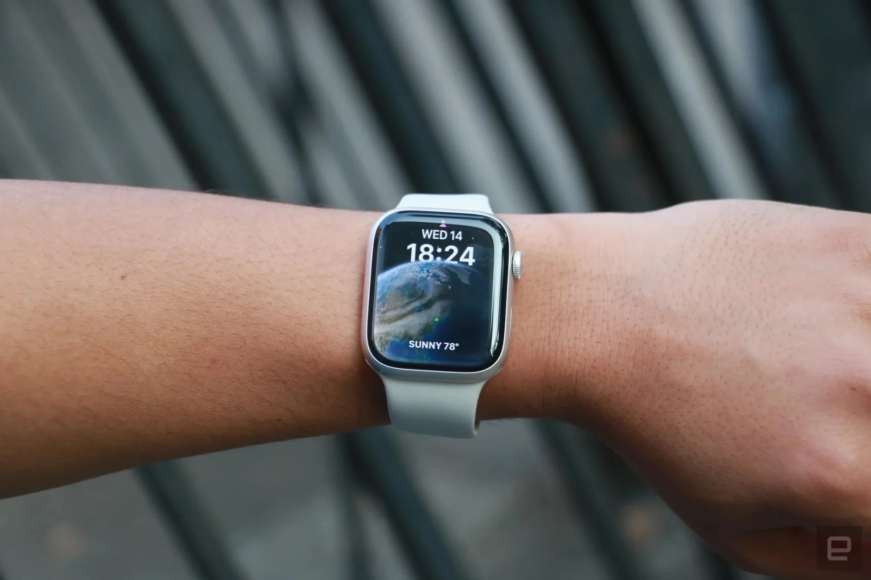 Apple Watch Series 8 avec cadran Astronomy