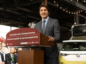 Le premier ministre Justin Trudeau annonce que Volkswagen construira une usine de batteries à St. Thomas, en Ontario.