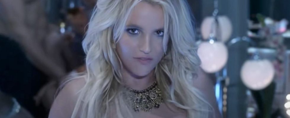 Après que l'avocat de Britney Spears ait critiqué ses managers pour avoir pris des millions, il est maintenant confronté à de grandes questions