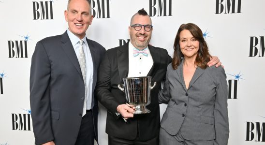 Christopher Lennertz reçoit le prix de la meilleure composition aux BMI Film, TV, Visual Media Awards 2023 Les plus populaires doivent être lus Inscrivez-vous aux newsletters Variety Plus de nos marques