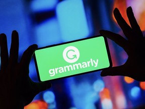 Dans cette illustration photo, le logo Grammarly est affiché sur un smartphone.  Photographe : Rafael Henrique/SOPA Images/LightRocket/Getty Images