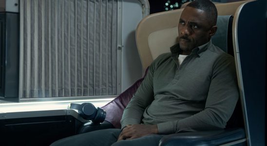 Hijack d'Apple TV Plus a 24 rencontres Pris dans un avion, avec le passager Idris Elba