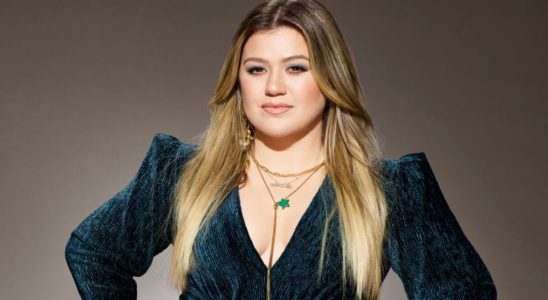 Kelly Clarkson on American Song Contest.