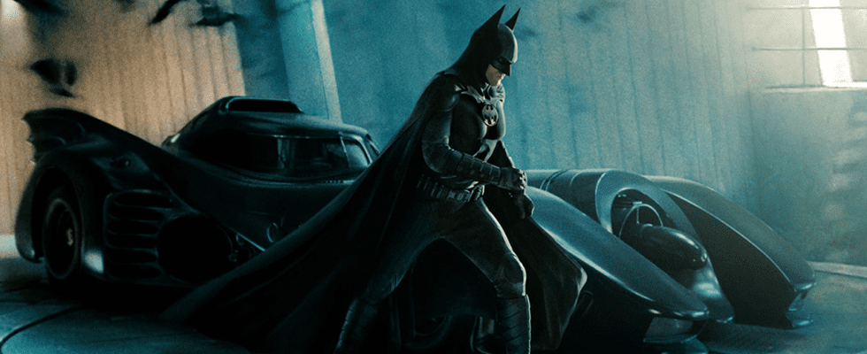 La nouvelle affiche Flash révèle la Batmobile et la Batcave de Michael Keaton