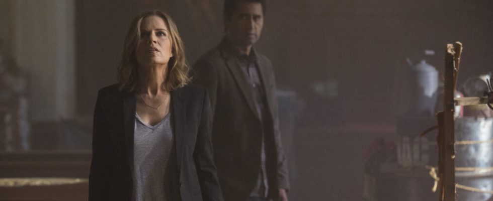 Kim Dickens as Madison and Cliff Curtis as Travis - Fear the Walking Dead