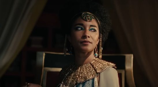 Les critiques ont ignoré la controversée reine Cléopâtre de Netflix, mais des milliers de critiques du public racontent une histoire différente