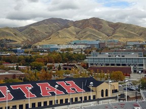 Le campus de l'Université de l'Utah est vu du stade Rice-Eccles à Salt Lake City, Utah, le 23 octobre 2018.