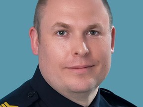 Sergent de la Police provinciale de l'Ontario  Eric Mueller a été tué dans l'exercice de ses fonctions à Bourget, en Ontario, le jeudi 11 mai 2023.