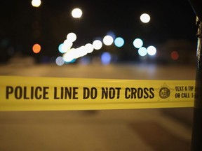 Une ligne de police est vue après une fusillade à Chicago, le 19 septembre 2018.