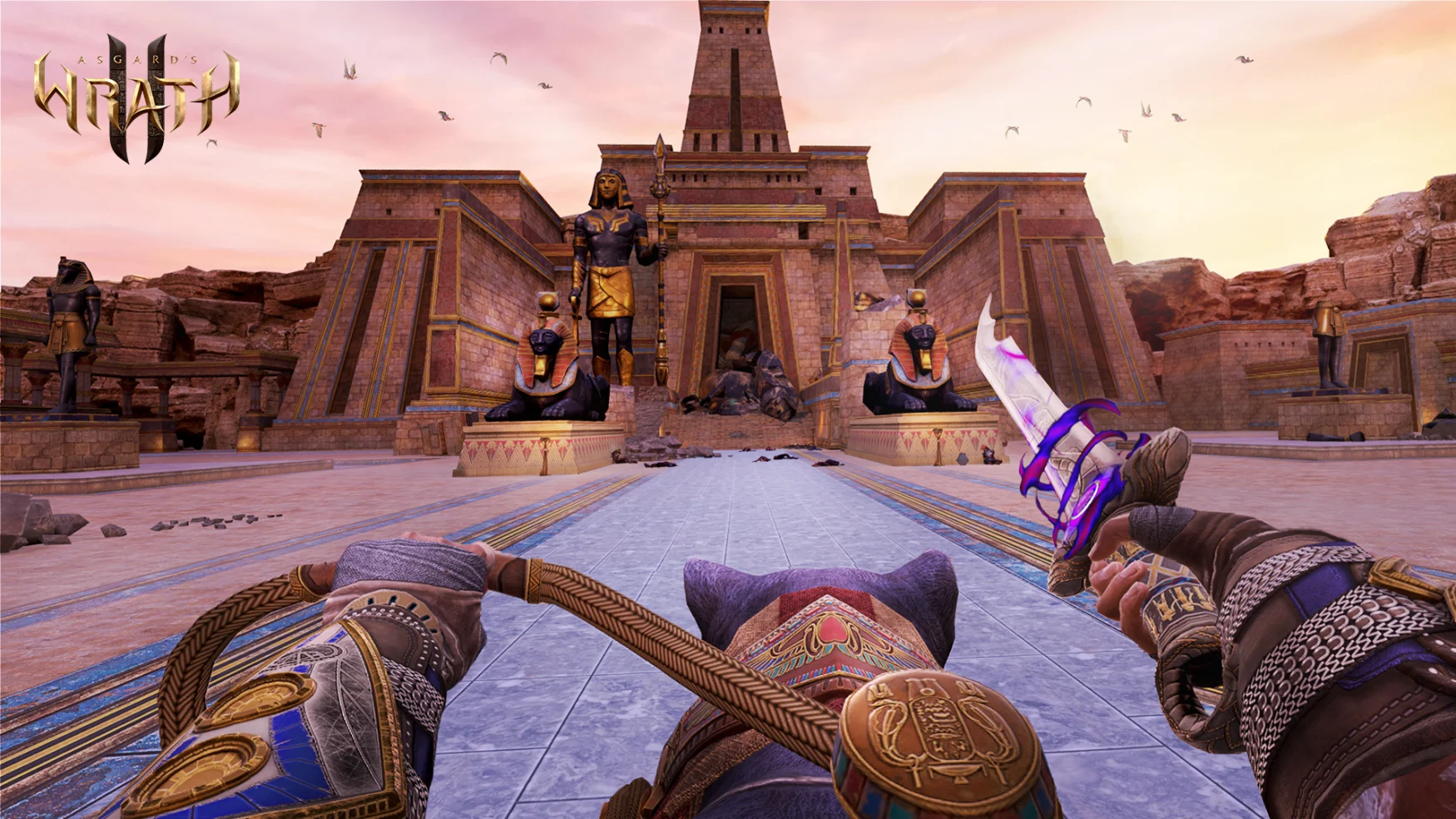 Une capture d'écran d'Asgard's Wrath 2 du point de vue de la première personne.  L'une des mains du personnage du joueur tient une laisse pour une panthère, sur laquelle il chevauche.  L'autre avait pointé une épée vers un ancien temple égyptien.