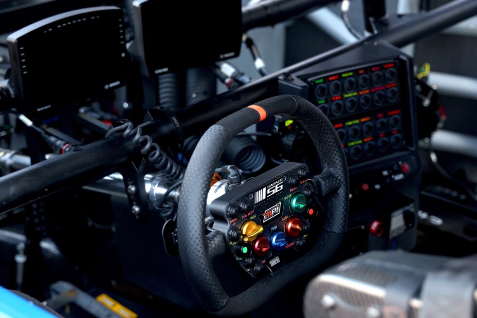Un coup d'œil à l'intérieur du cockpit de la voiture Garage 56.