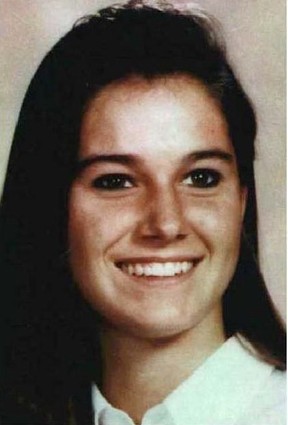 Kristen French, 15 ans, assassinée par Paul Bernardo.  Photosource : scanné à partir des fichiers du Toronto Sun Date de la photo : 12 juillet 1996 Traitement : dimanche 16 mai 2010 21:03:42