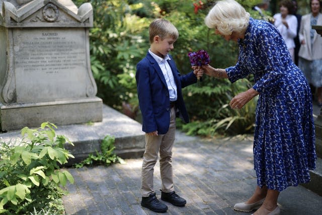 Camilla inaugure l'exposition British Flowers Week