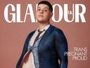 Couverture Glamour UK mettant en vedette l'homme transgenre enceinte Logan Brown.