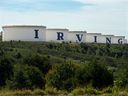 Des réservoirs de stockage sont vus à la raffinerie d'Irving Oil à Saint John, N.-B. LA PRESSE CANADIENNE/Andrew Vaughan 