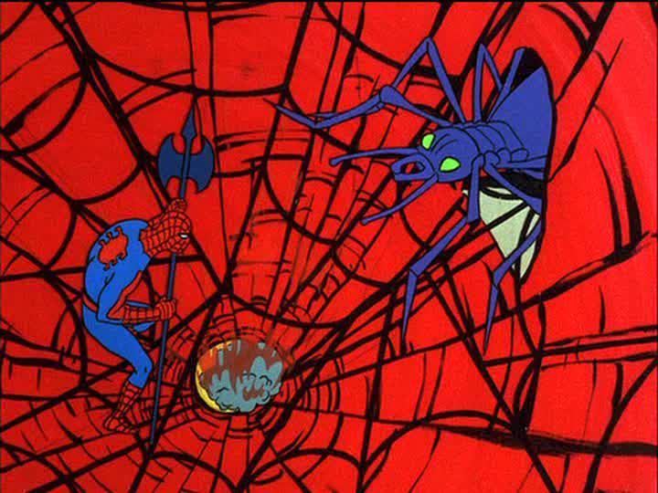 spider-man combat une araignée géante dans une cage en toile à l'aide d'une arme d'hast