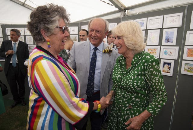 Camilla avec Prue Leith et Charlie Ross