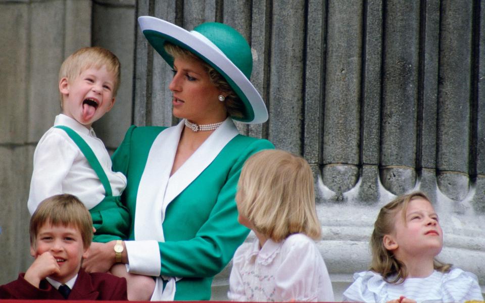 La tenue Trooping the Colour de Catherine faisait écho au choix de Diana pour le même événement en 1988