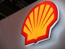 Le nouveau directeur général de Shell Plc, Wael Sawan, se recentre sur les combustibles fossiles qui ont généré des bénéfices records l'an dernier.
