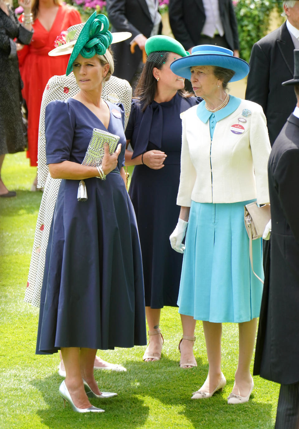 Zara Tindall (à gauche) et la princesse royale arrivent au cours de la deuxième journée de Royal Ascot à l'hippodrome d'Ascot, dans le Berkshire.  Date de la photo : mercredi 21 juin 2023. (Photo de Jonathan Brady/PA Images via Getty Images)