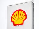 Le retour de Shell Plc vers le pétrole et le gaz a poussé l'un de ses négociants en électricité à démissionner.