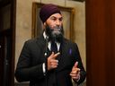 Le chef du NPD, Jagmeet Singh, a appelé le premier ministre Justin Trudeau à «protéger» les soins de santé financés par l'État tout en négociant avec les provinces sur le financement.  Il a dit que l'une des conditions de l'argent devrait être 