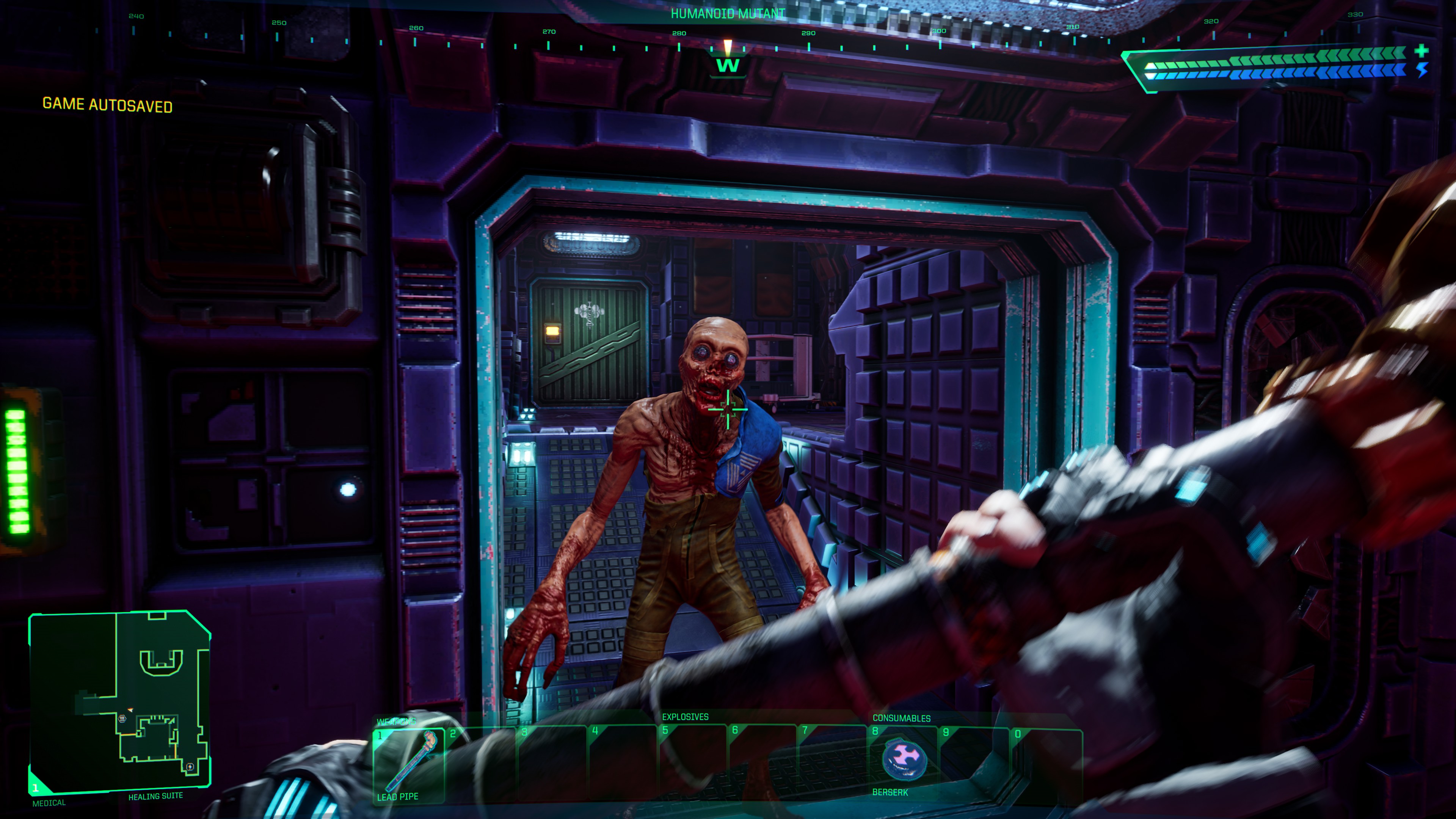 Le joueur attaque un mutant dans le remake de System Shock.