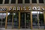 Cette photographie montre l'entrée du siège du siège des Jeux olympiques de Paris 2024 (Cojo) alors que la police a fait une descente un peu plus d'un an après la cérémonie d'ouverture de la pièce maîtresse sportive quadriennale, à Saint-Denis, dans le nord de Paris, le 20 juin 2023.  