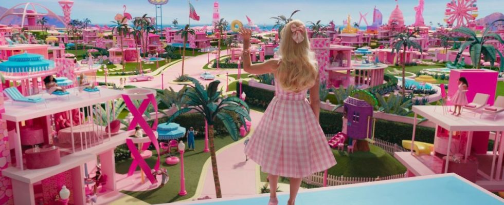 Apparemment, créer le monde de Barbie dans le film de Margot Robbie a nécessité tellement de peinture rose que cela a provoqué une pénurie internationale