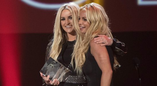 2017 Britney Tribute, Jamie Lynn Spears singing for her sister.