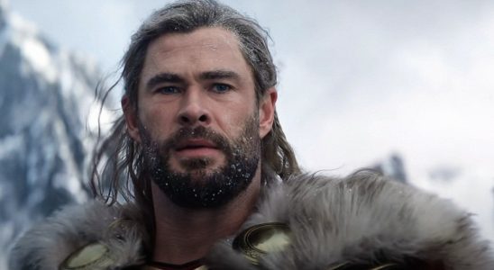 THOR: LOVE AND THUNDER, Chris Hemsworth as Thor, 2022.  © Walt Disney Studios Motion Pictures / © Marvel Studios / Courtesy Everett Collection