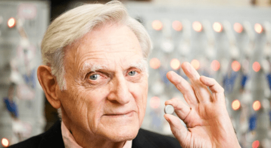 John Goodenough, créateur pionnier de la batterie lithium-ion, décède à 100 ans