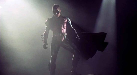 Kevin Smith says he owns, has seen, and will review the 170-minute Batman Forever Joel Schumacher cut, which is more psychological.