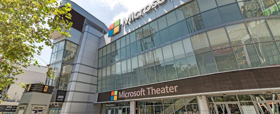 Le bâtiment anciennement connu sous le nom de Microsoft Theater et Xbox Plaza sera renommé Peacock Place
