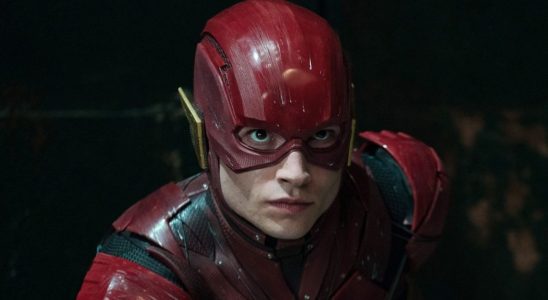 Le réalisateur Flash explique comment ils ont "honoré" l'univers DC de Zack Snyder avec le nouveau film