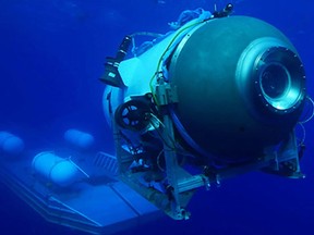 Le submersible Titan se lance à partir d'une plate-forme