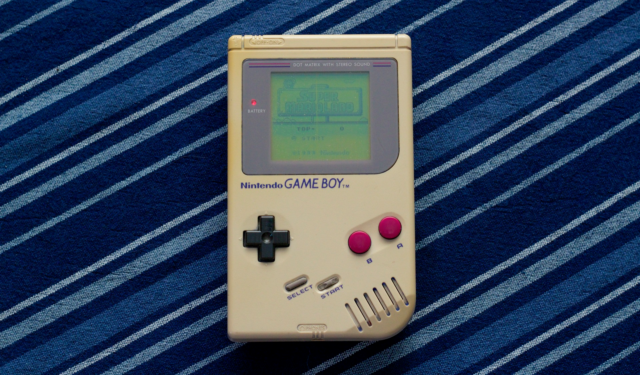 Les jeux sortis en 1989 pour la Game Boy originale pouvaient encore être joués sur les consoles Game Boy Advance vendues jusque dans les années 2000.