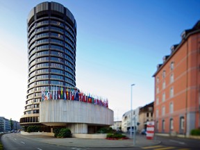 Le siège de la Banque des règlements internationaux (BRI) est situé à Bâle, en Suisse.